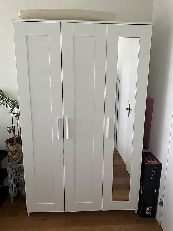 Armadi: Kleiderschrank Ikea – Usato da Walchwil venduto da ang_f8qg