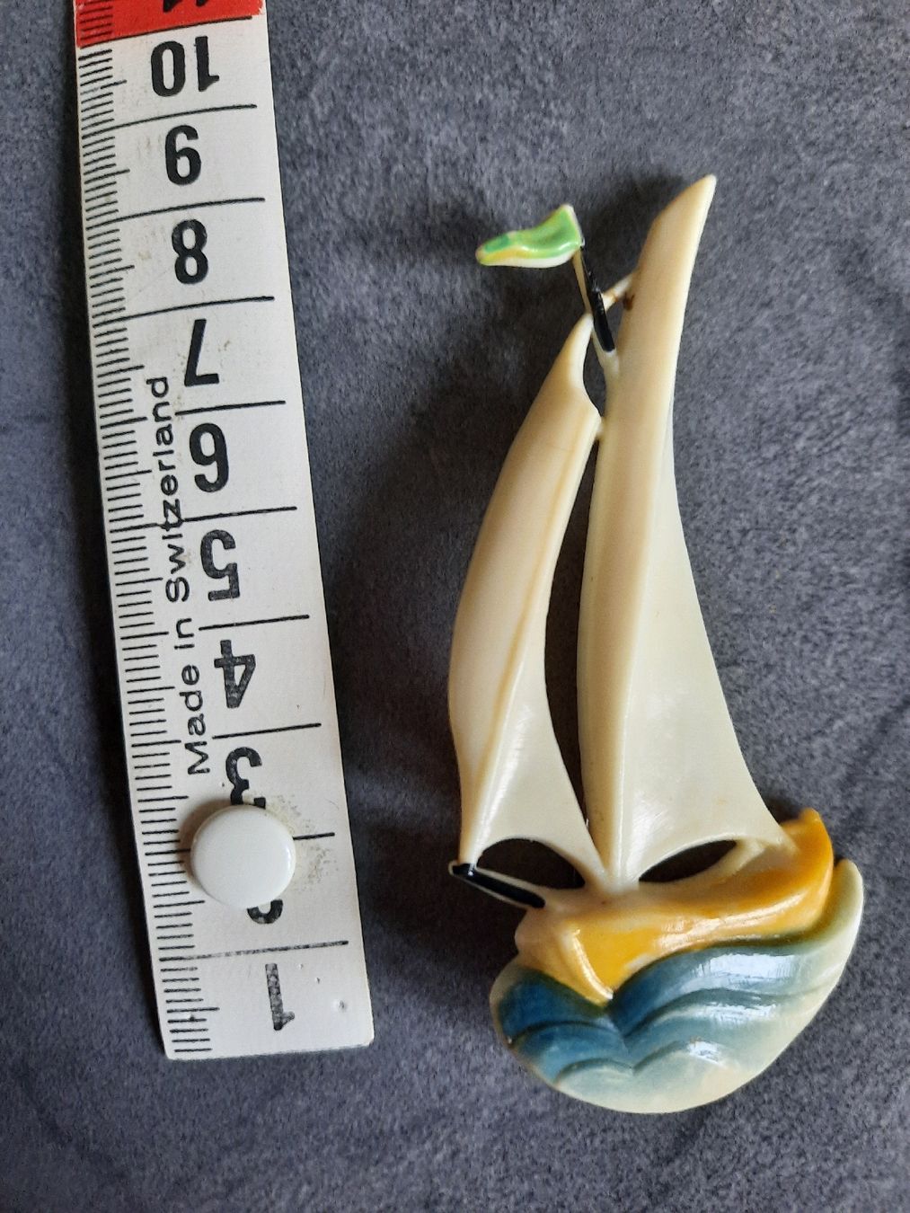 Spille & Fermagli: Ancienne BROCHE, en BAKÉLITE – Usato da Le Locle venduto da marylise01 1