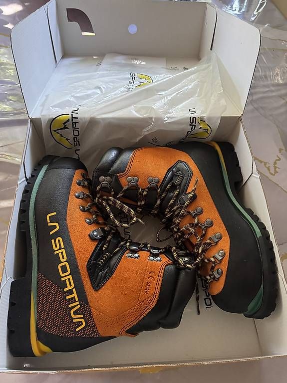 Chaussures femmes: Bottes travaille S3 – D'occasion à Conthey par Azevedo1068 1
