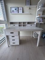 Schreibtisch weiss mit Aufsatz gebraucht mit Gebrauchsspuren