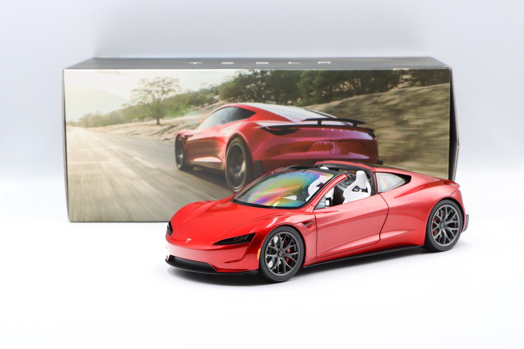 Tesla Modellini d'auto: Tesla Roadster 2020 1:18 – Nuovo e nell'imballaggio originale da Bühl b.Aarberg venduto da modelldiecast