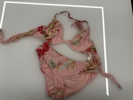 Bikini Miss Naory rosa mit Blumenmuster Grösse 2