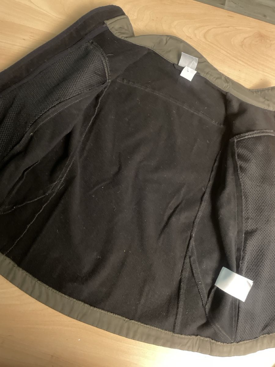 Giacche & Cappotti: Coole olive Jungen Softshelljacke Gr. 128 Übergangsjacke – Usato da Obergerlafingen venduto da cabo4 2