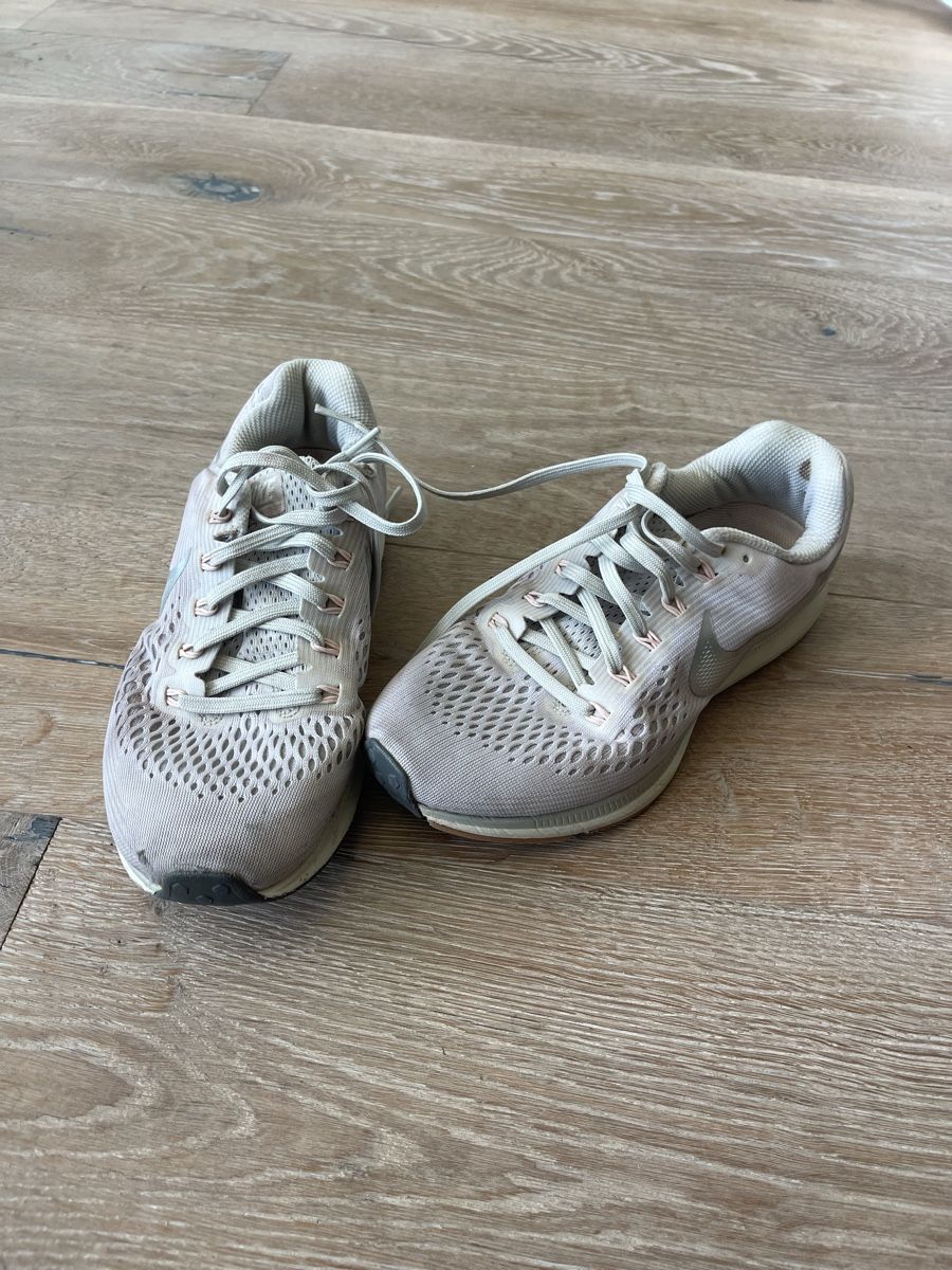 Nike Scarpe da donna: Nike Laufschuhe Pegasus Grösse 40.5 – Usato da Uster venduto da lot_mz9l