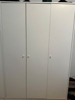 Armoire IKEA blanche à trois portes, bon état général