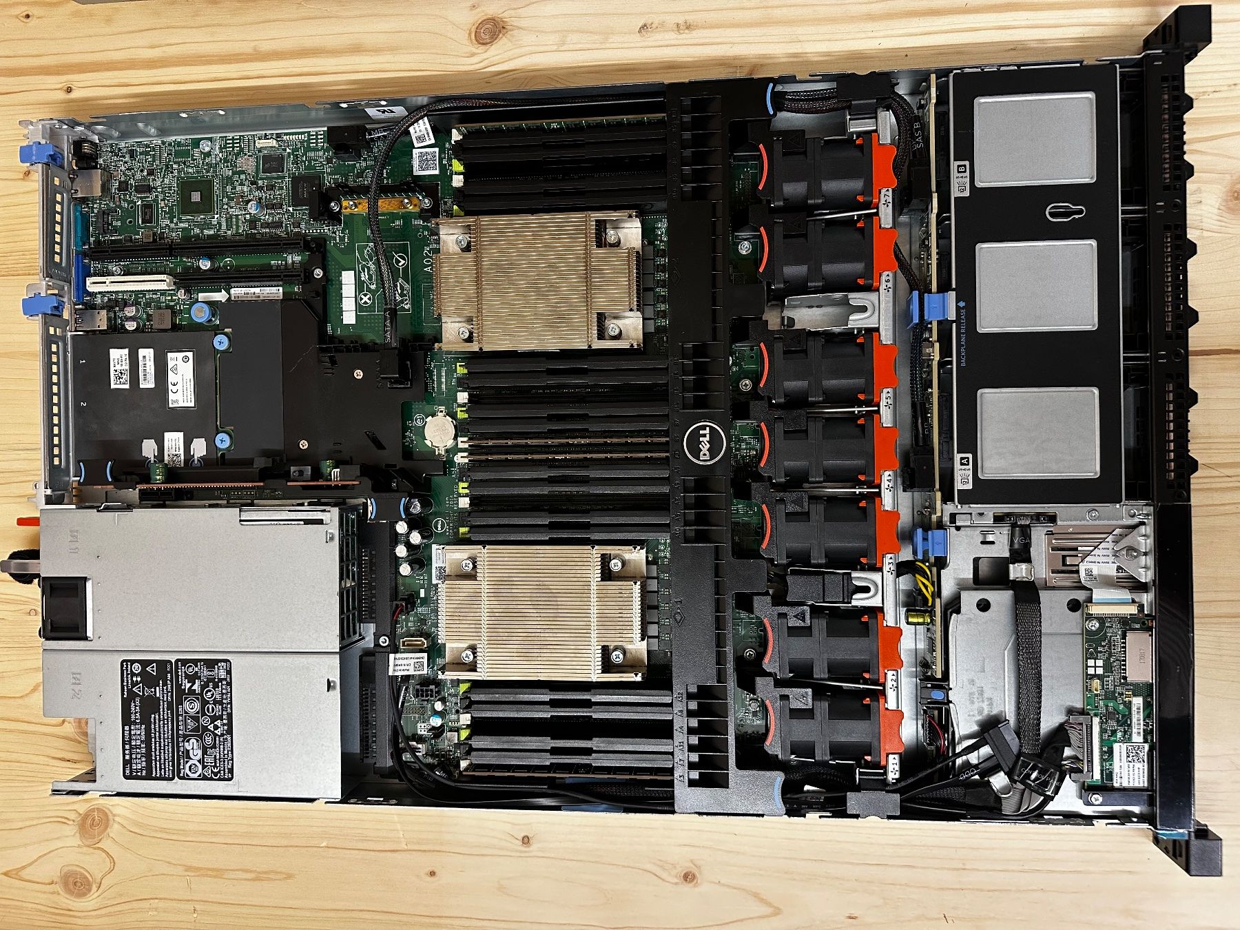 Dell PowerEdge R630 2x10C E5-2620v4 2.1GHz 64GB RAM 495W GPU (Gebraucht ...