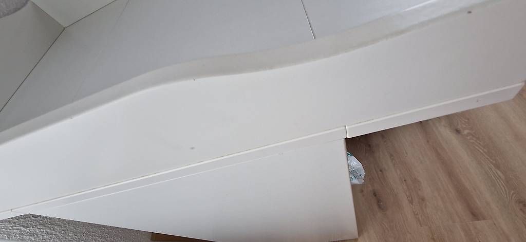 Ikea Tables à langer & accessoires: Wickeltisch weiss mit Stauraum – D'occasion à Birr par melanieh02 1