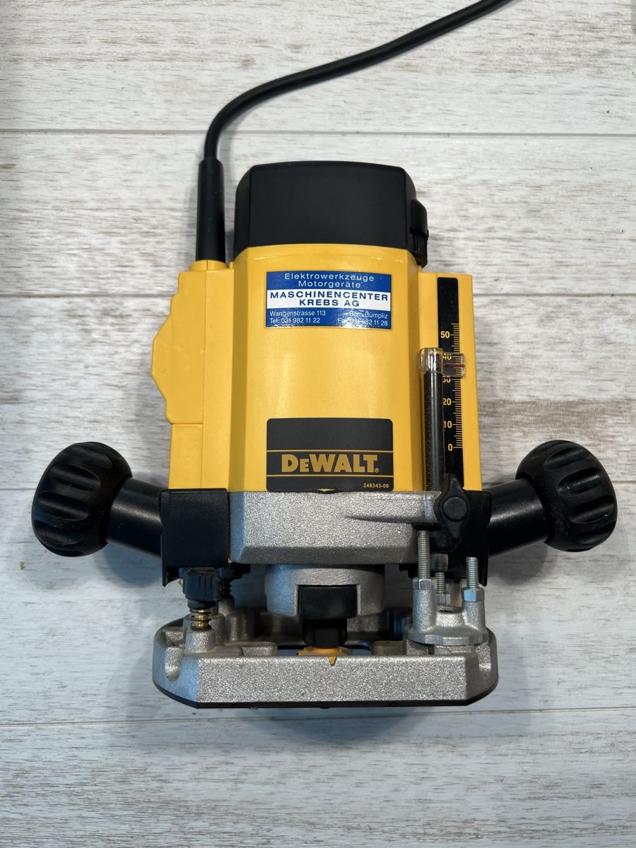 Toutes les machines: DEWALT Oberfräse DW 615 – D'occasion à Huttwil par luk_9tdh