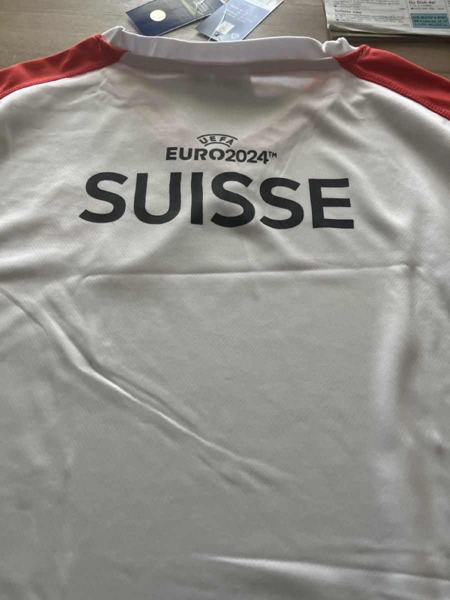 Canottiere & Pantaloni: Schweizer Herren Trikot Euro 2024 M – Nuovo (secondo la descrizione) da Winterthur venduto da Albani5 2