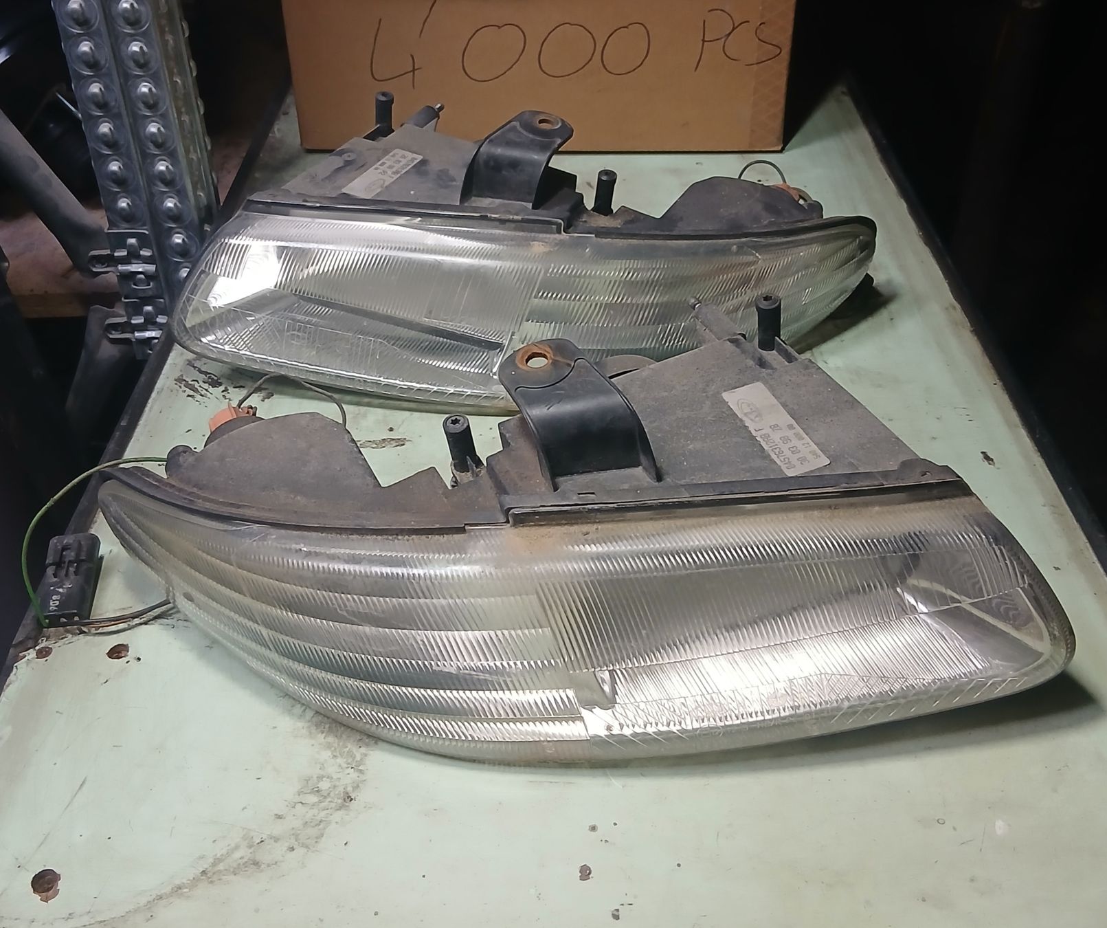 Chrysler Scheinwerfer: Phares Chrysler Voyager 1996-2000  – Gebraucht aus la heutte von Auto-stock