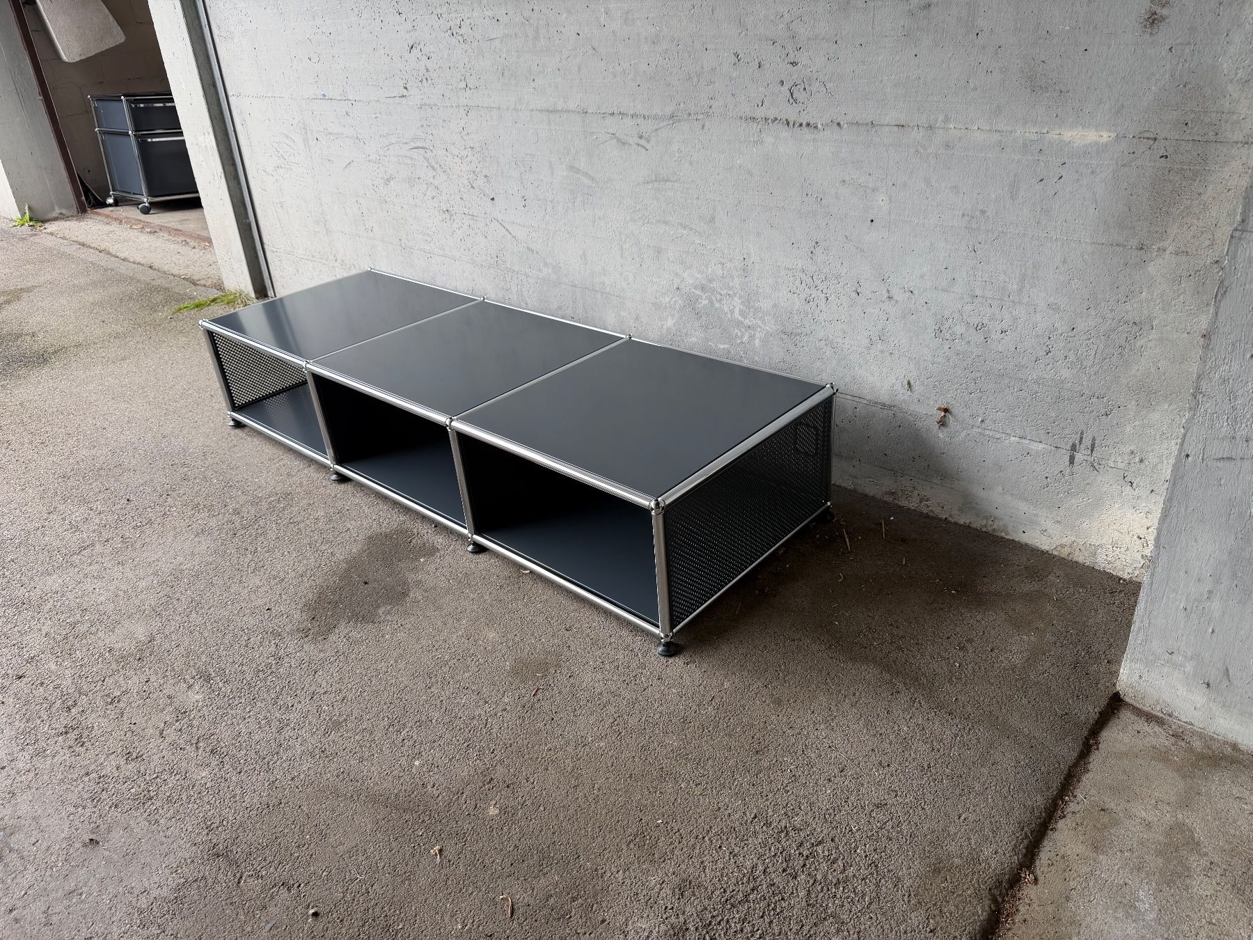 USM Mobili TV: USM Sideboard, Lowboard, Fernsehen Möbel 150 cm – Usato da Zürich venduto da Zvijerka 2