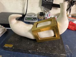 Kunst Skulptur A.Juninger,Der Darm/Banane , 26 kg.(m)