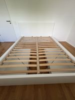 Weisses Bettgestell mit 2 Schubladen, 160x200cm