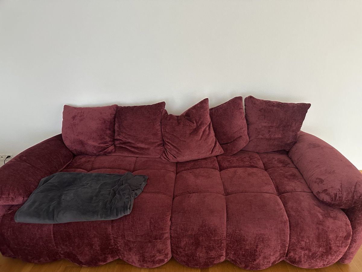 Sofas: Grosses dunkelrotes Sofa neuwertig – Neu (gemäss Beschreibung) aus Luzern von fer_5lyj