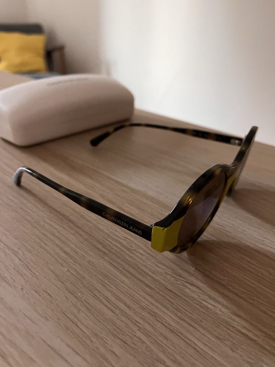 Calvin Klein Occhiali & Lenti: Calvin klein sunglasses – Usato da Zürich venduto da AlineCr 1