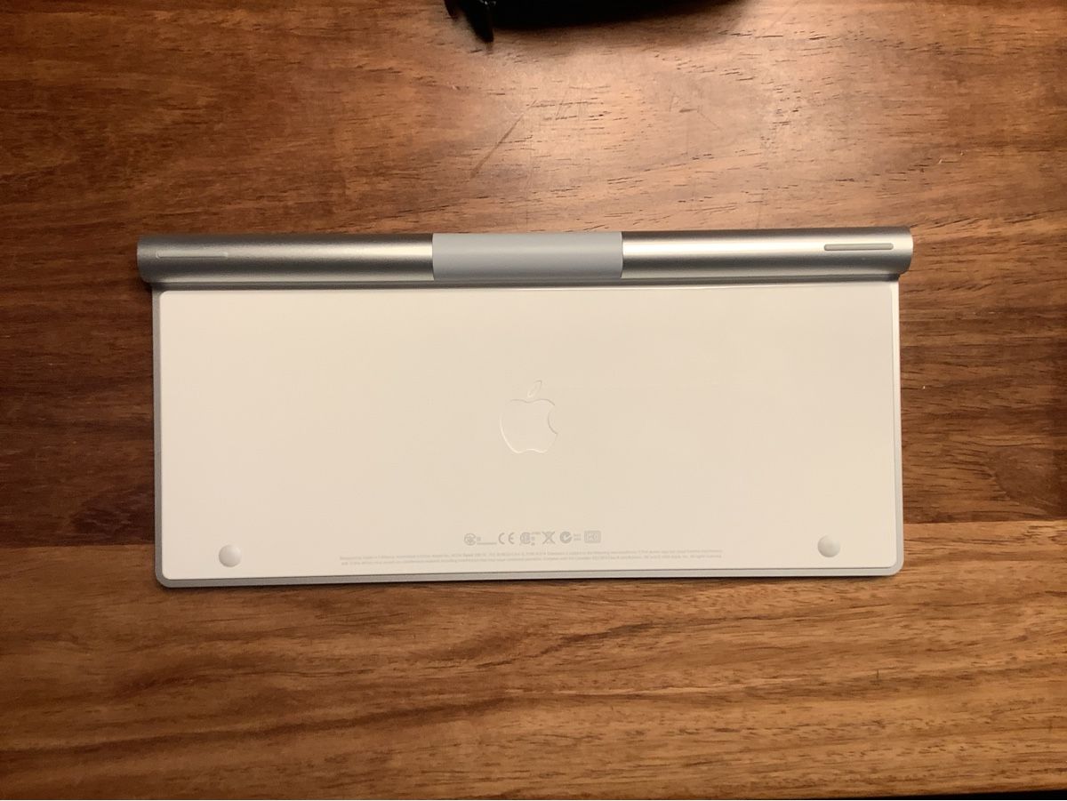 Apple Tastiere: Apple Magic Mouse und Keyboard – Usato da Stäfa venduto da SilverLakes 2