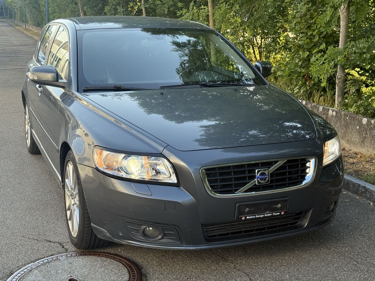 Volvo Autos: VOLVO V50 D5 – Gebraucht aus Wagen von Moha17
