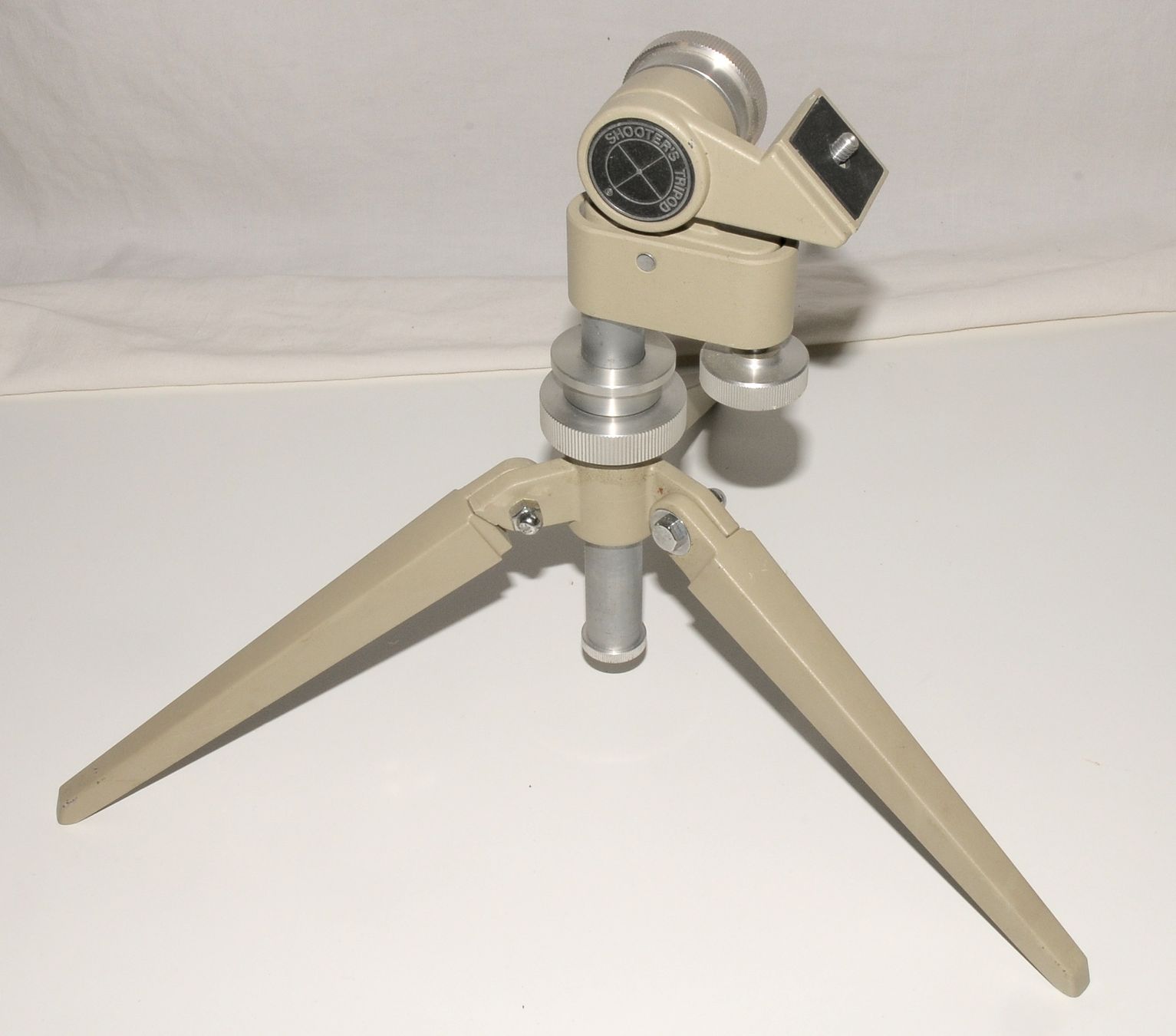 Treppiedi & Teste: Tischstativ Shooter's Tripod 2329/11 – Usato da Bern venduto da Olynon