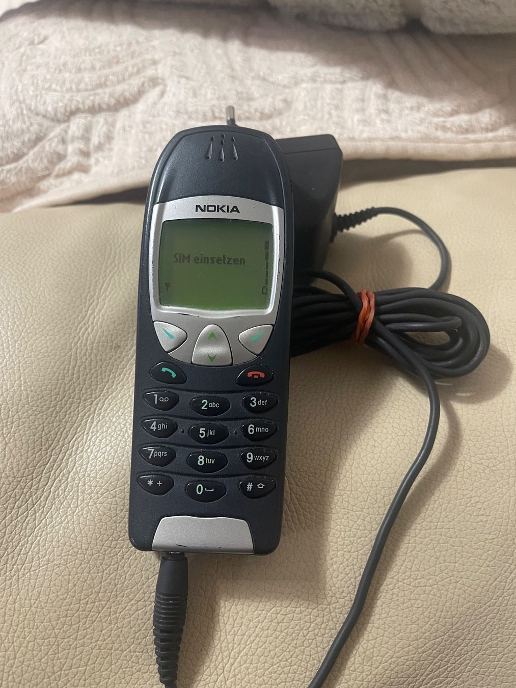 Nokia Handys / Smartphones: Nokia 6210 auto handy inkl lgerät – Gebraucht aus Regensdorf von mex5145