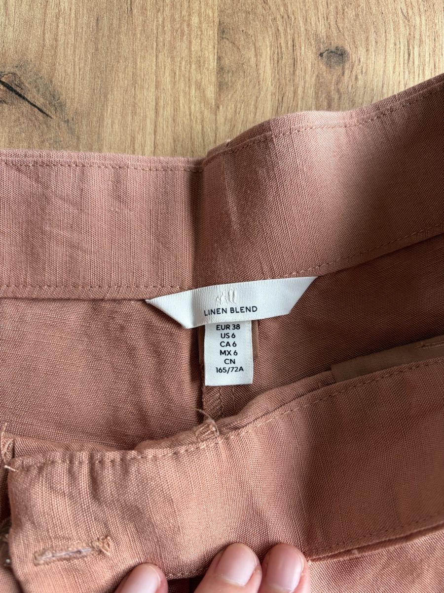 H&M Pantaloni: Kurze terracotta Leinenhosen – Usato da Liebefeld venduto da ant_5t89 2