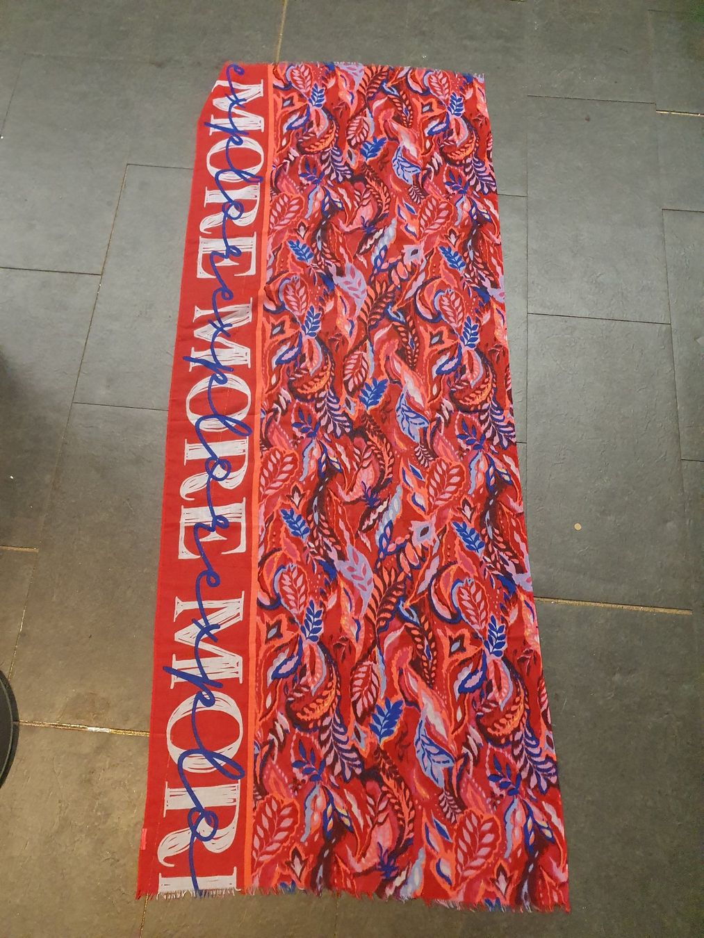 Foulards, Tücher & Schals: Damenfoulard Explore More 180 x 68 – Gebraucht aus Zürich von loosebone