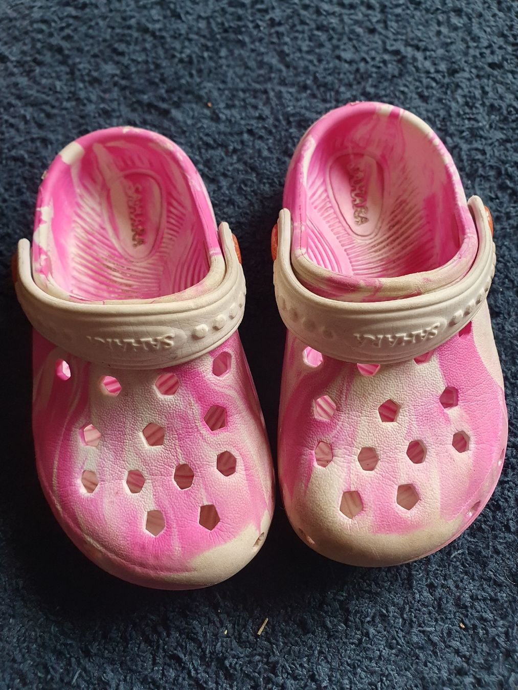 Scarpe per ragazze: Gartenschuhe, rosa weiss marmoriert Grösse 23 – Usato da Zürich venduto da cha_bfl5