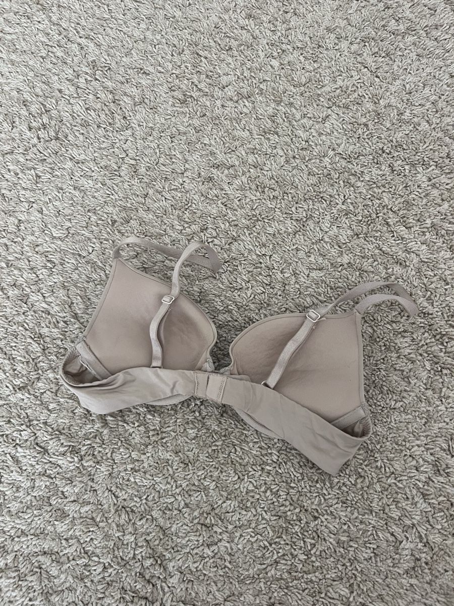 H&M Autres dessous: Soutien gorge nude – D'occasion à Neuchâtel par Ariane_vn00 1