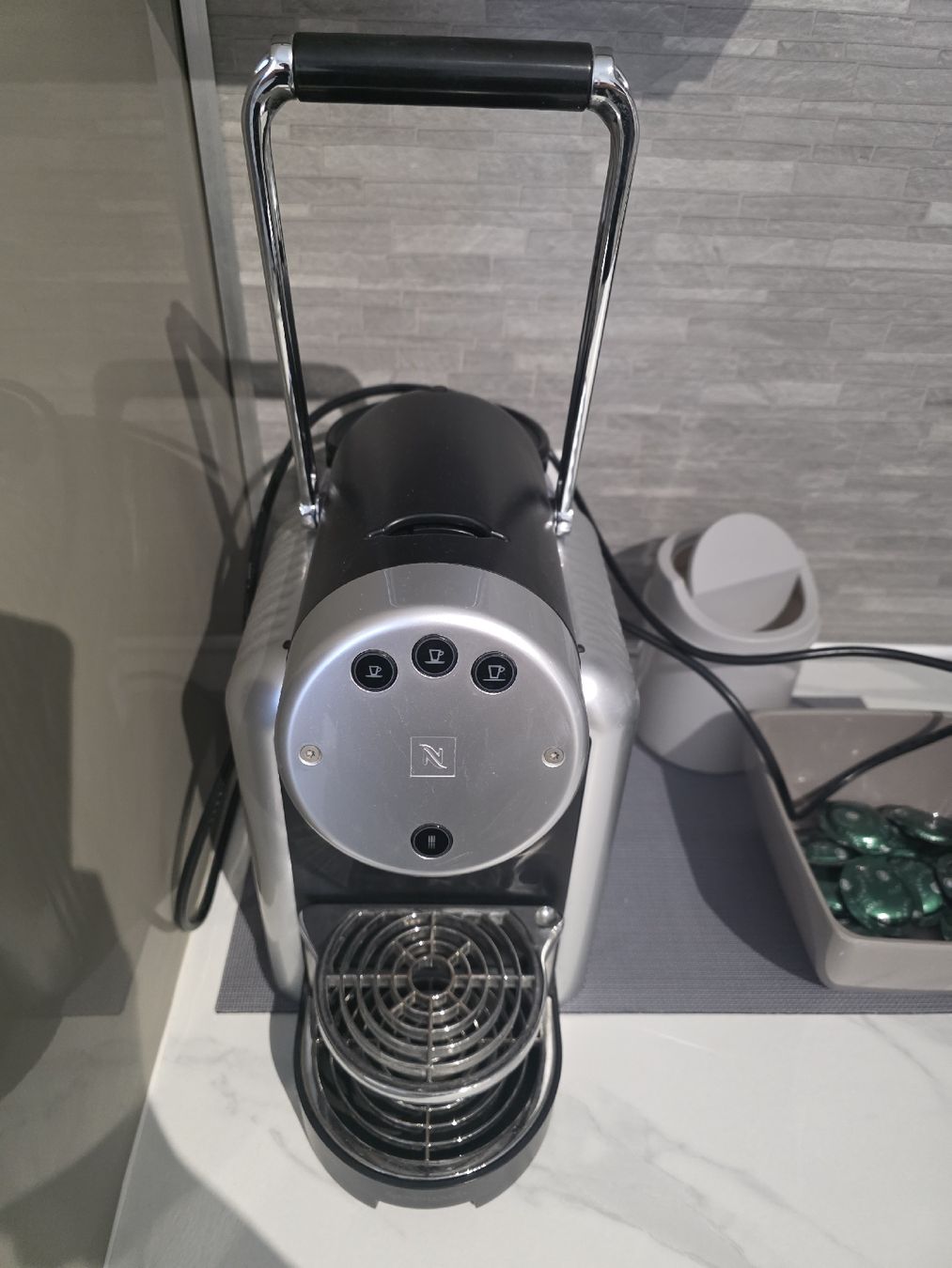 Nespresso Machines à café & Machines à expresso: Machine professionnel Nespresso Zenius ZN100 Pro – D'occasion à Genève par ErikaGE 4