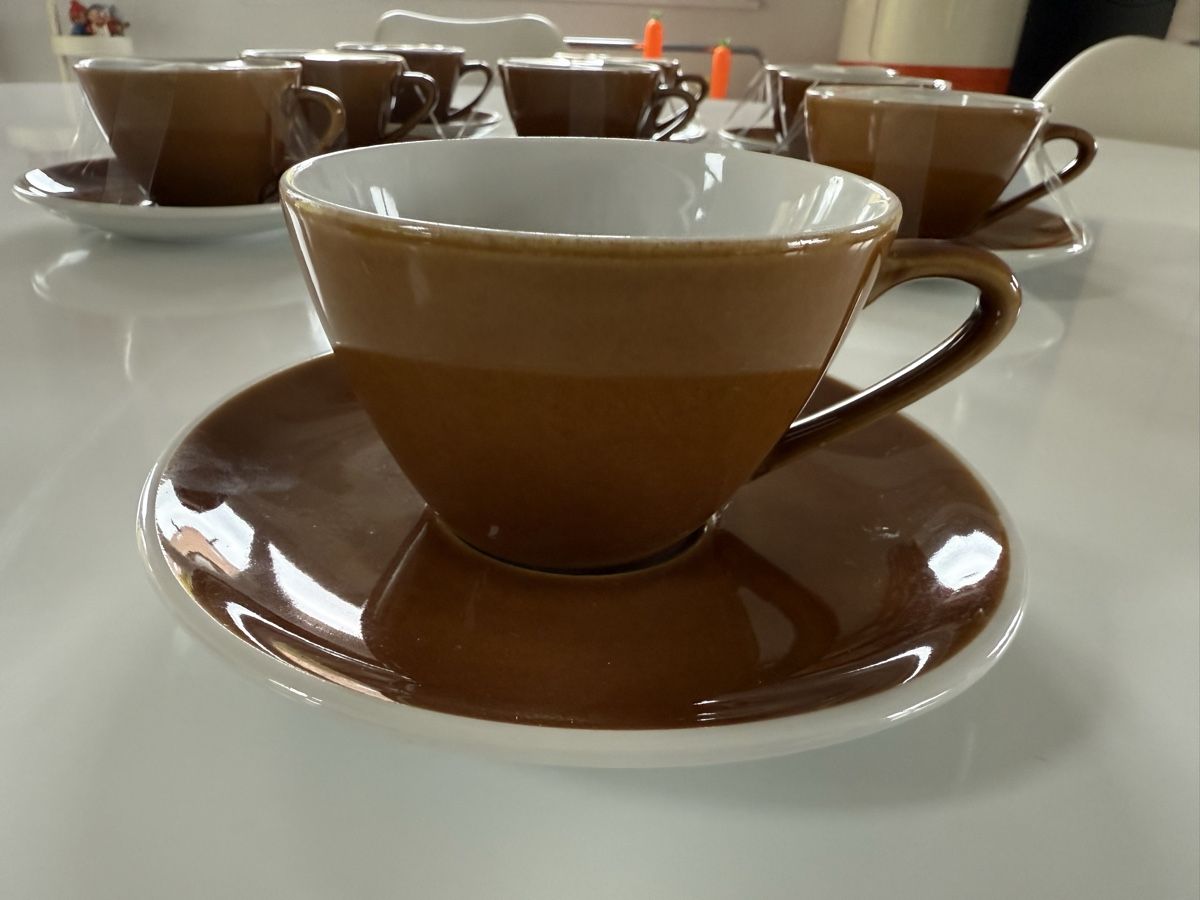 Rössler Tazze: Tasses + sous-tasses Rössler brun – Nuovo (secondo la descrizione) da Les Genevez JU venduto da fabliane 1