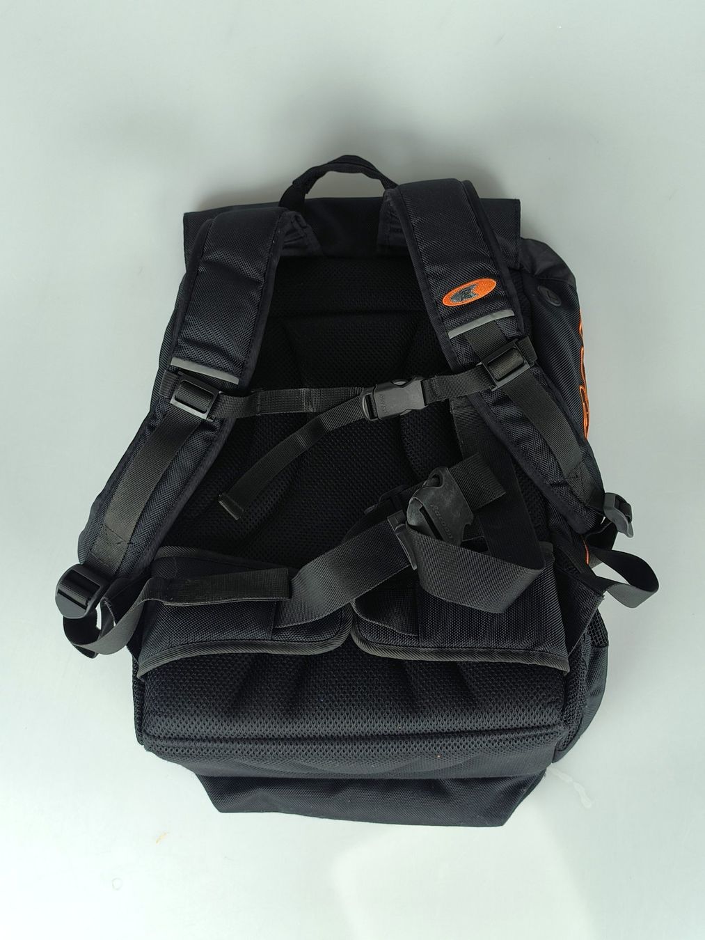 Racoon Zaini: RACOON Rucksack Schwarz Orange – Usato da Rüti ZH venduto da Restwert_Rueti_ZH 1