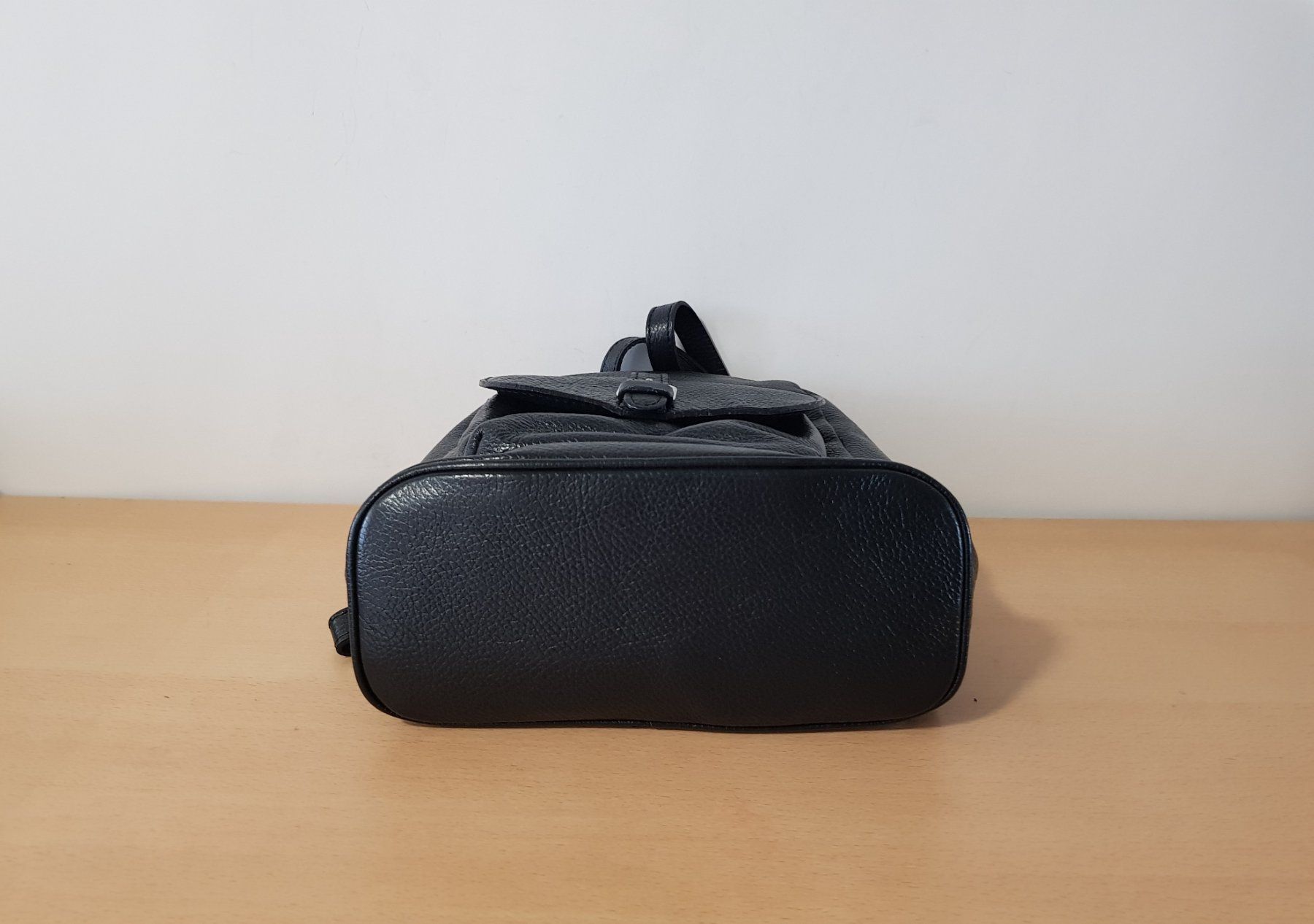 Rucksäcke: Leder Rucksack in Schwarz – Gebraucht aus Basel von Birs868 4