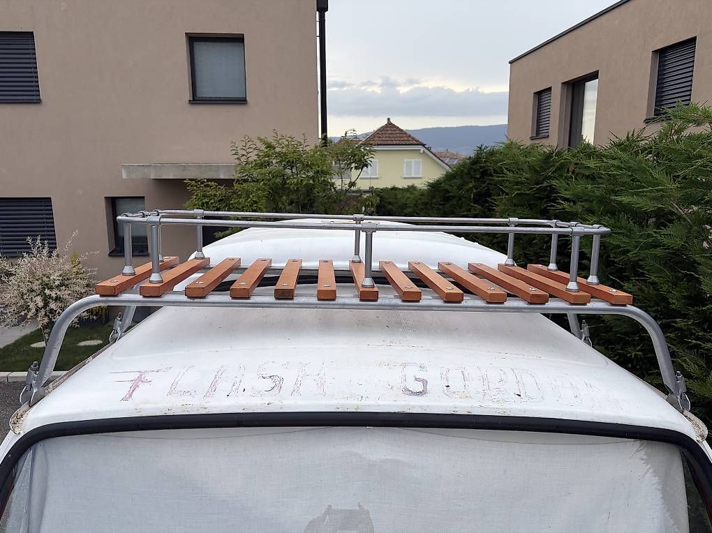 Barres de toit: Galerie de toit pour VW T2 – D'occasion à Estavayer-le-Lac par Rde_1977 2