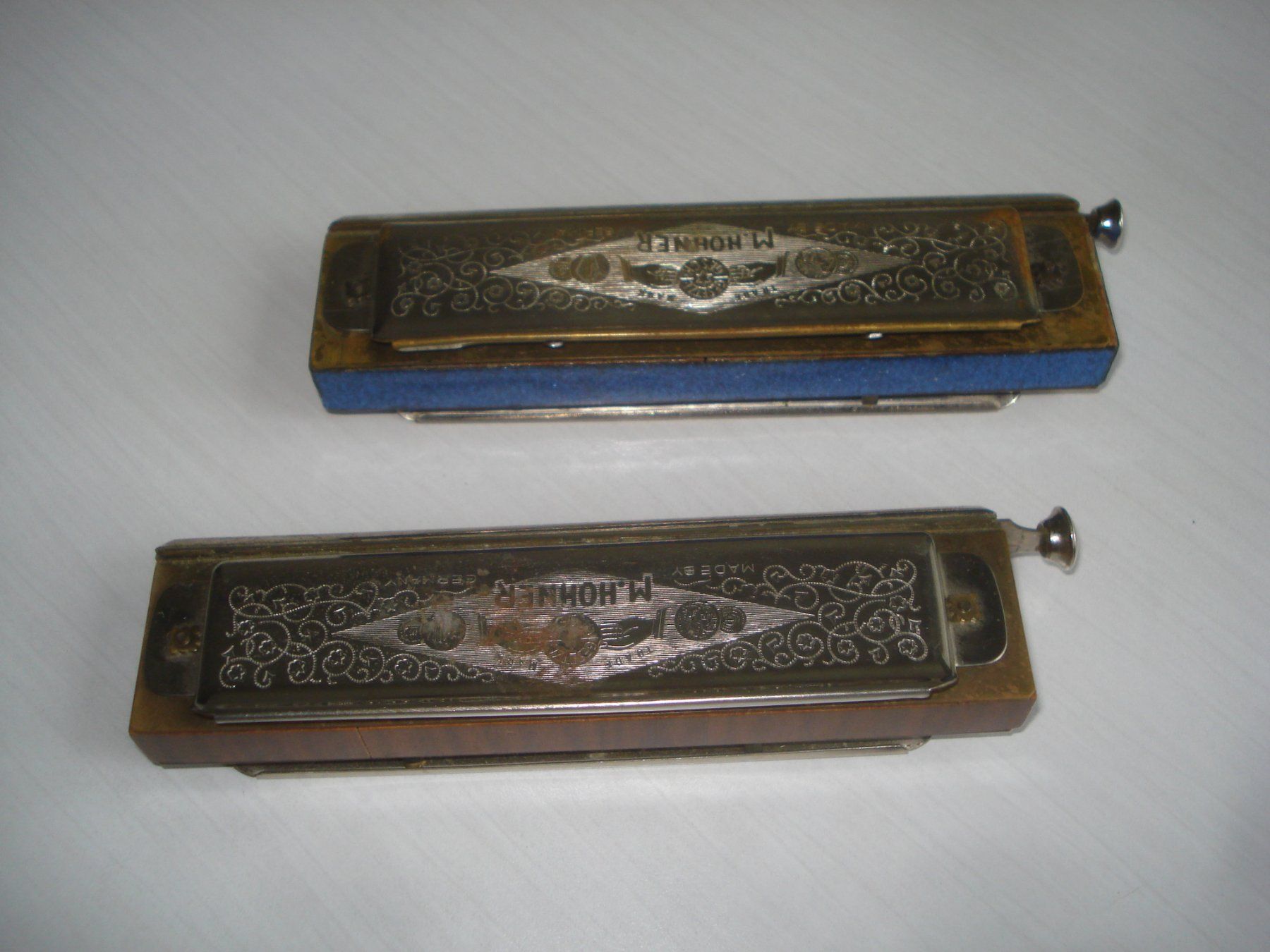 Hohner Strumenti musicali: Uralte Hohner Super Chromonicas - Chromatic Harmonicas – Usato da Urdorf venduto da Tinplate01 2