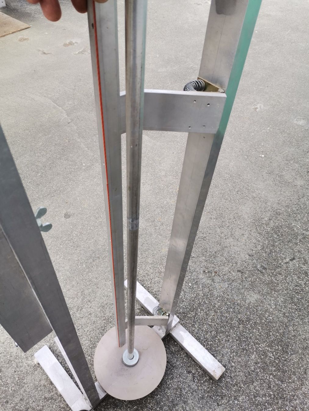 Altro in Decorazioni & Accessori: Papierrollen schneidständer Senkrecht, Schneidständer – Usato da Wiedlisbach venduto da materialkreislauf 2