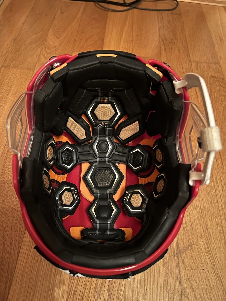 Ccm Casques: Eishockeyhelm CCM – D'occasion à Henau par pacogima 1