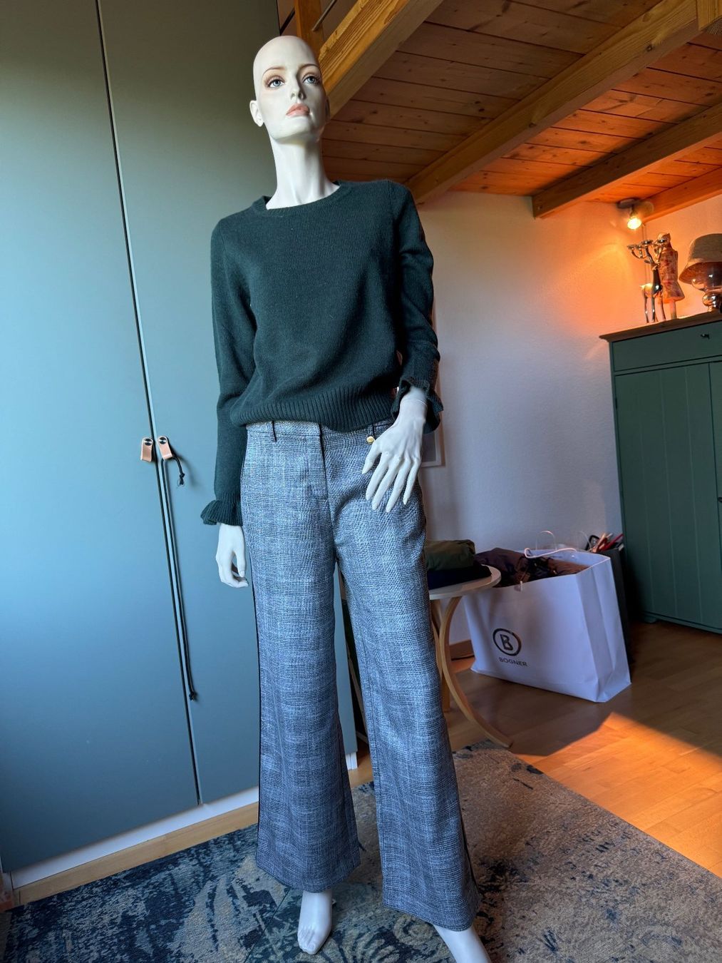 Maglioni & Felpe: Essentials Pullover, dunkelgrün, Grösse 36/38, Neuwertig! – Nuovo (secondo la descrizione) da Oberrohrdorf venduto da maggys15