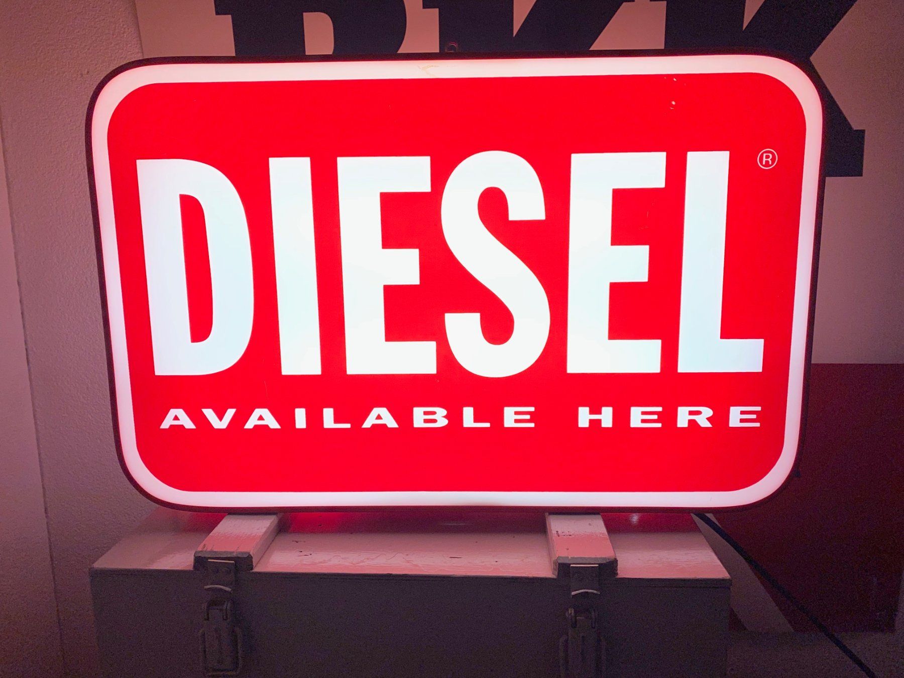 Lampen: Leuchtreklame "Diesel" – Gebraucht aus Bettwil von mooney20111