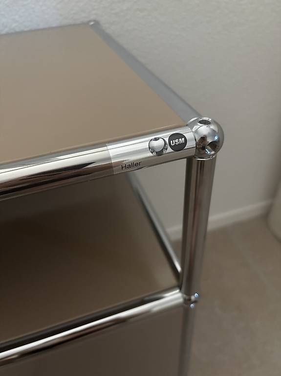 USM Cassettiere: Neuwertig USM Haller Beistelltisch Sidetable beige – Usato da Zürich venduto da car_9sdb 1