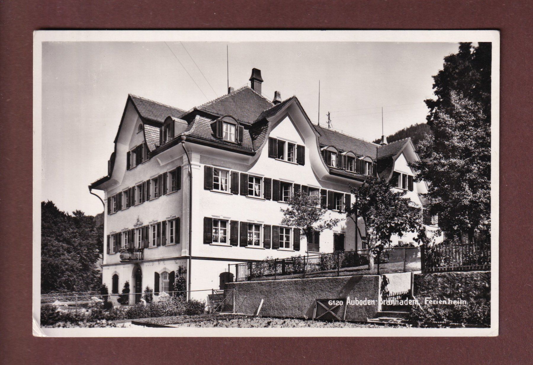 Cartoline postali: AUBODEN-BRUNNADERN - Ferienheim – Usato da Pully venduto da nicecards-shop