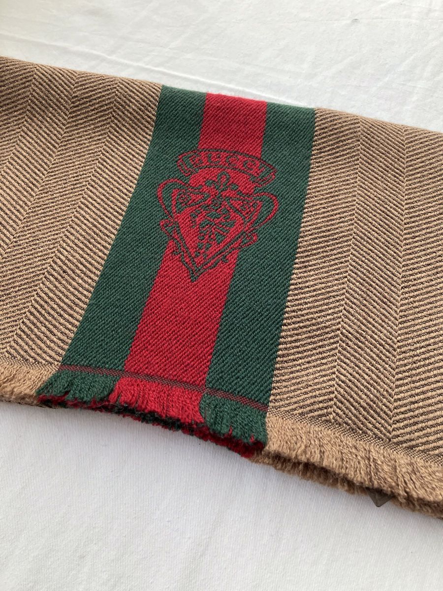 Gucci Foulard & Sciarpe: GUCCI écharpe NEW – Nuovo (secondo la descrizione) da Clarens venduto da Piluka 1
