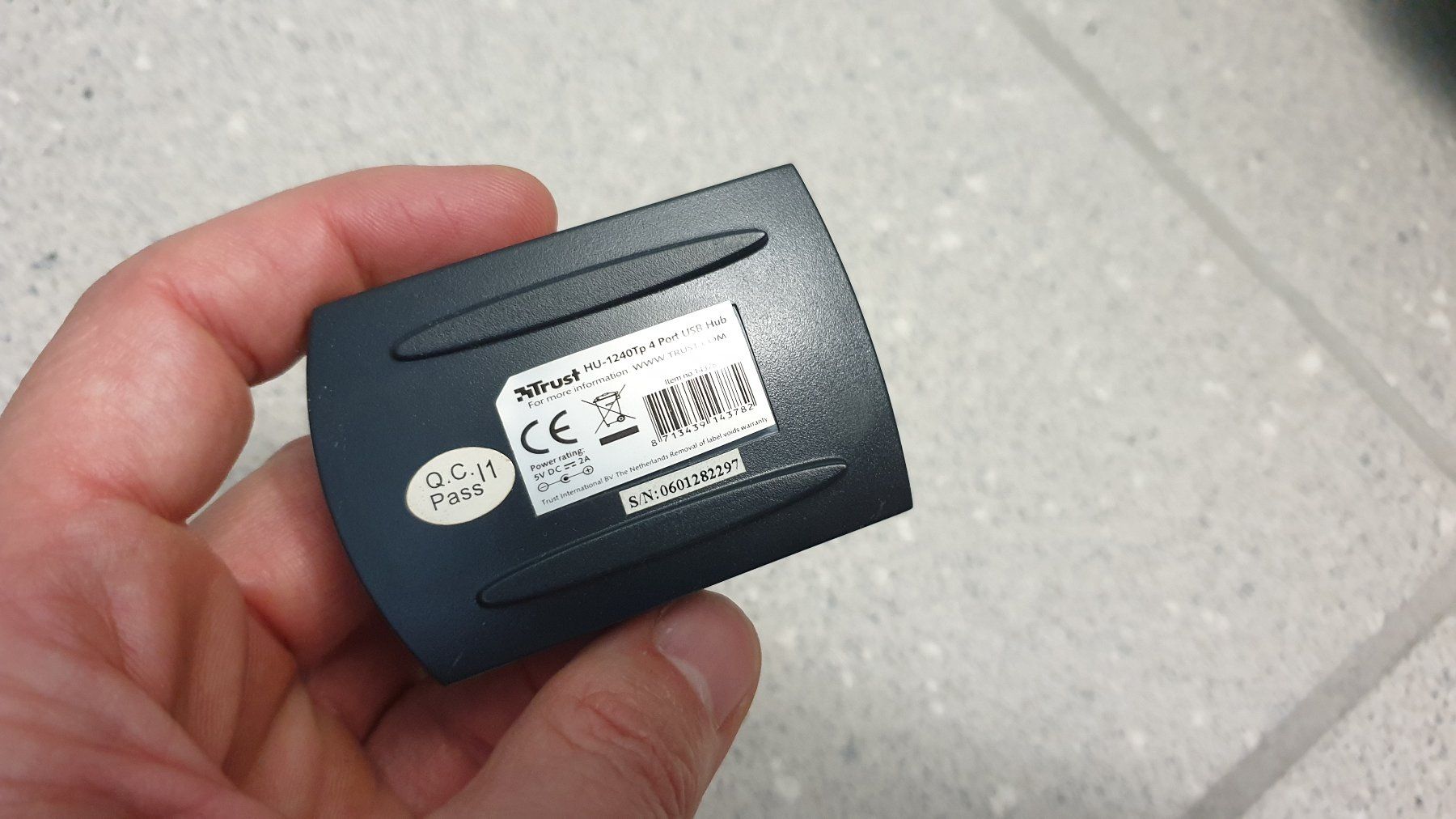 Hubs & Switches: Trust HU-1240Tp 4 Port USB Hub – D'occasion à Stäfa par Supertramp73 2