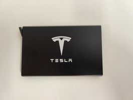 Kreditkarten Etui mit Tesla Logo