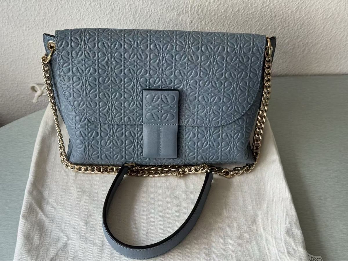 Loewe Borse da donna: Ledertasche Loewe Grau Damen  Tasche  – Usato da Zürich venduto da yag_5xzd