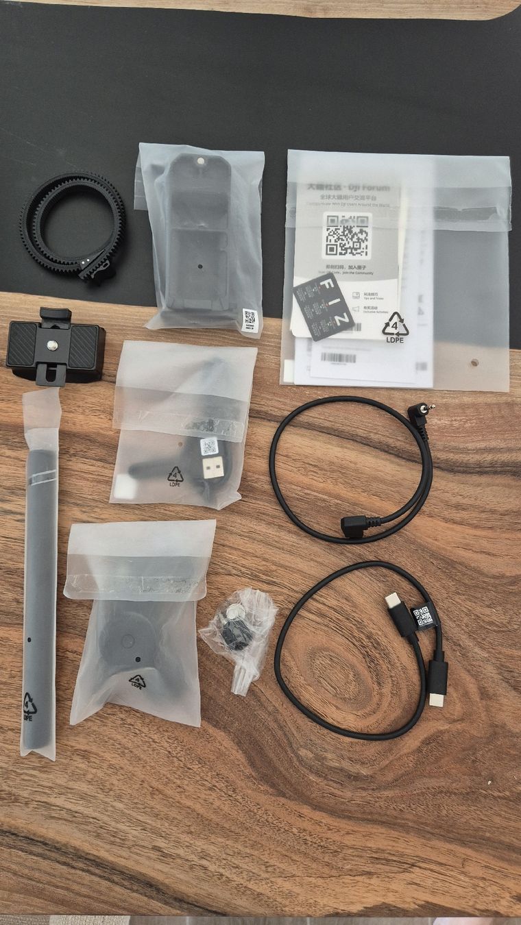 DJI Altri Accessori: DJI RS 4 Combo Stabilisator – Nuovo (secondo la descrizione) da Samstagern venduto da cviet 7