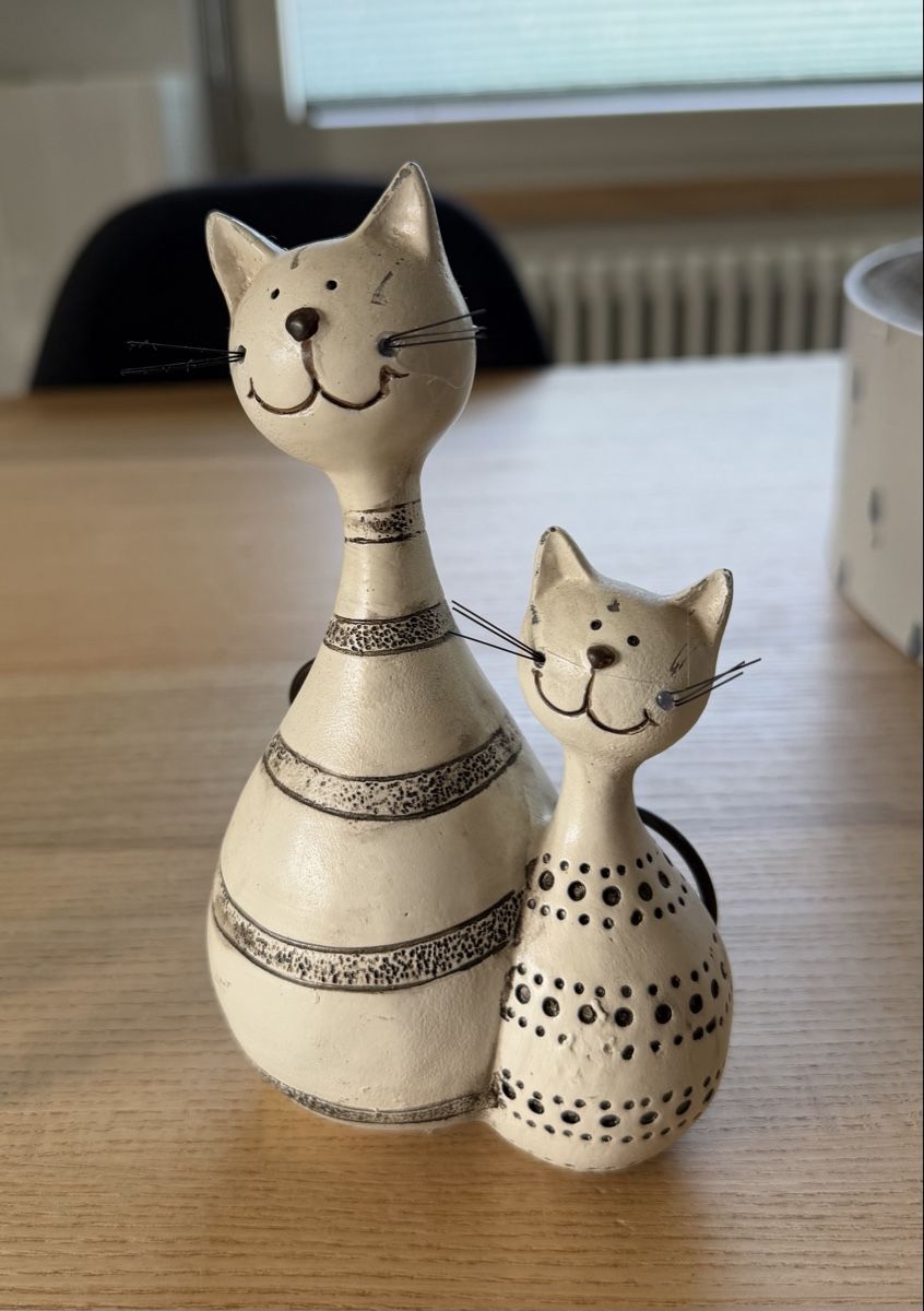 Figurines: Lot de 4 chat décoratifs  – D'occasion à Courtételle par chr_c9zp 1