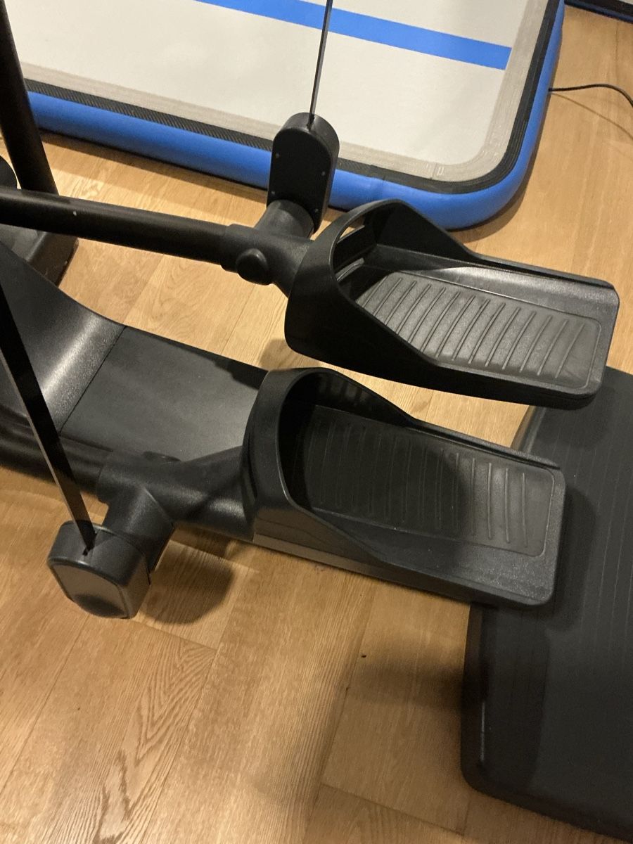 Technogym Vélos d'appartement: Technogym Crosstrainer - Unity-Exite 1000 – D'occasion à Aesch ZH par Shoper1 2