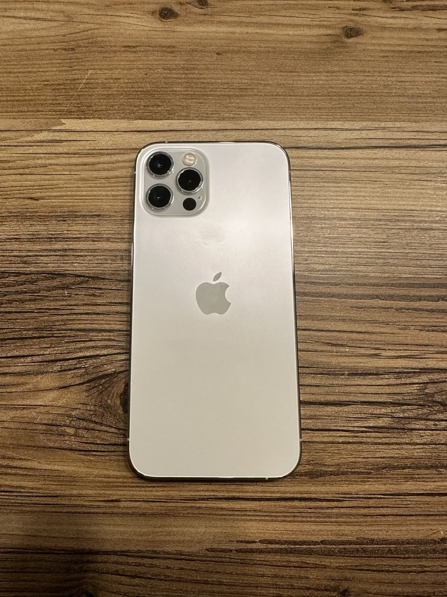 Apple Handys / Smartphones: Apple iPhone 12 Pro Silver 128GB – Gebraucht aus Muttenz von  2