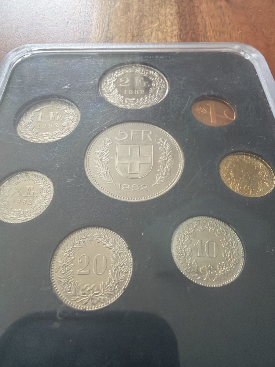 Tutti le monete: Schweizermünzen Set 1982  – Nuovo e nell'imballaggio originale da Widnau venduto da Doctor_Hemp 4