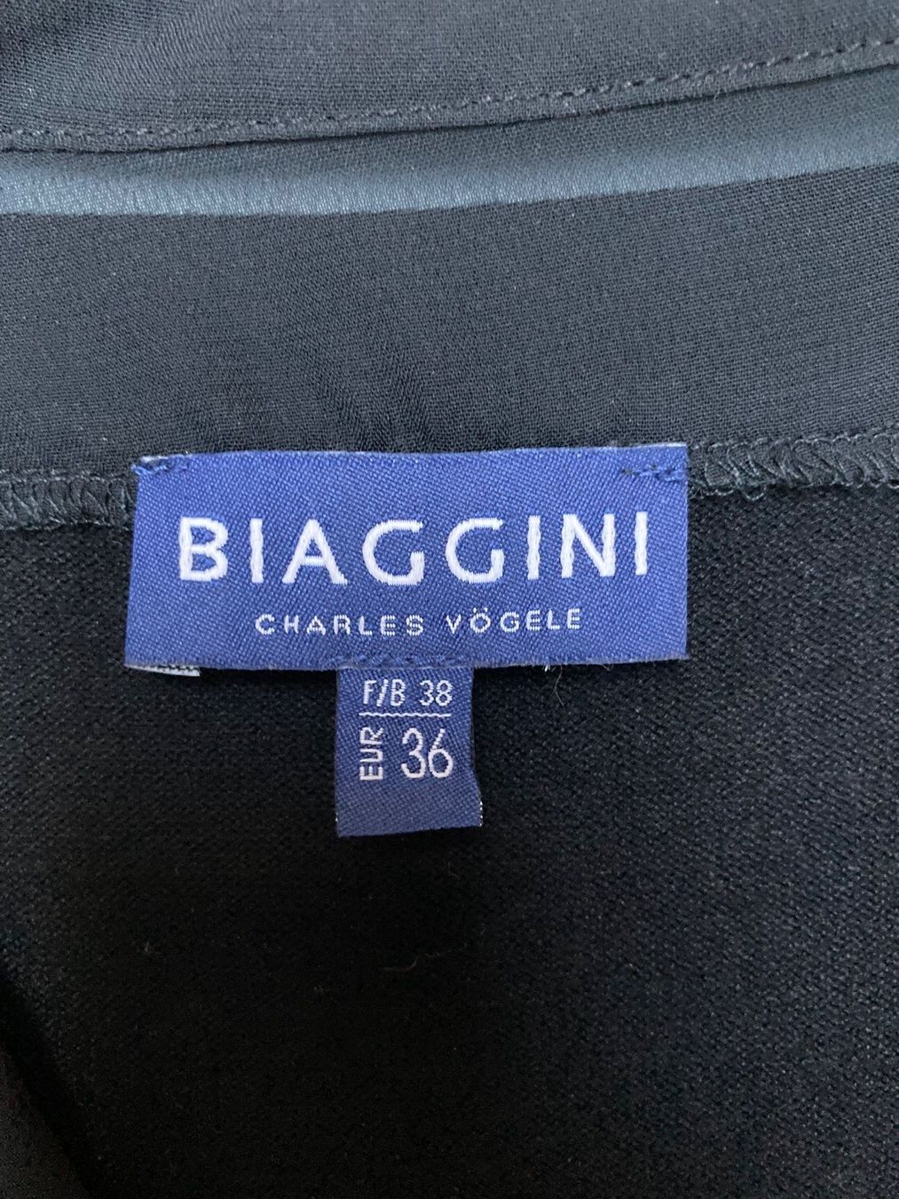 C&A Vestiti: Elegantes Kleid mit transparenten Ärmeln – Usato da Leuk-Stadt venduto da nadlerhu 6