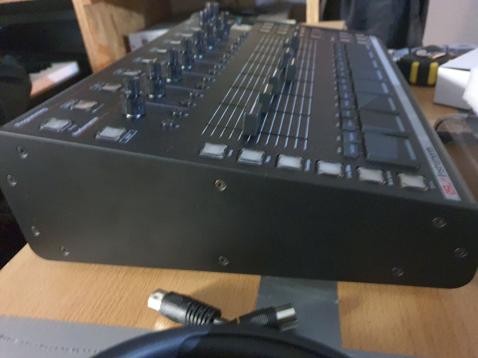 Musikinstrumente: Isla Instruments S2400 Sampler 1a Zustand- produktionsstpp! – Neu (gemäss Beschreibung) aus Muri AG von Jeromia 5